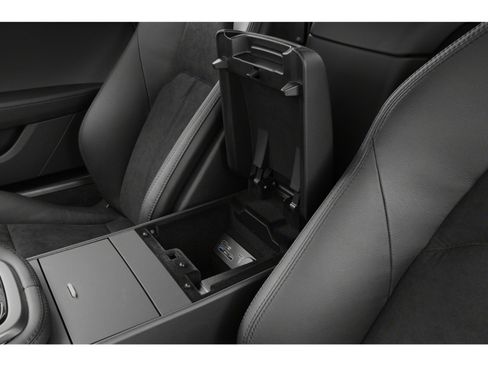 Used 2018 Jaguar F-TYPE Coupe RWD image 11