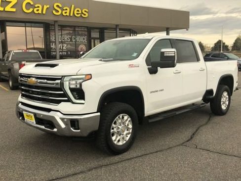 Used 2024 Chevrolet Silverado 3500 LTZ AWD/4WD image 4