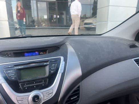 Used 2012 Hyundai Elantra Limited image 3