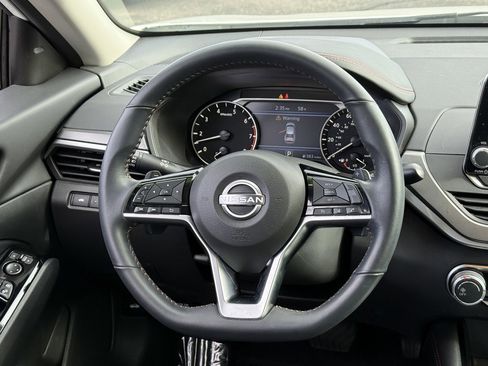 Used 2024 Nissan Altima 2.5 SR image 21