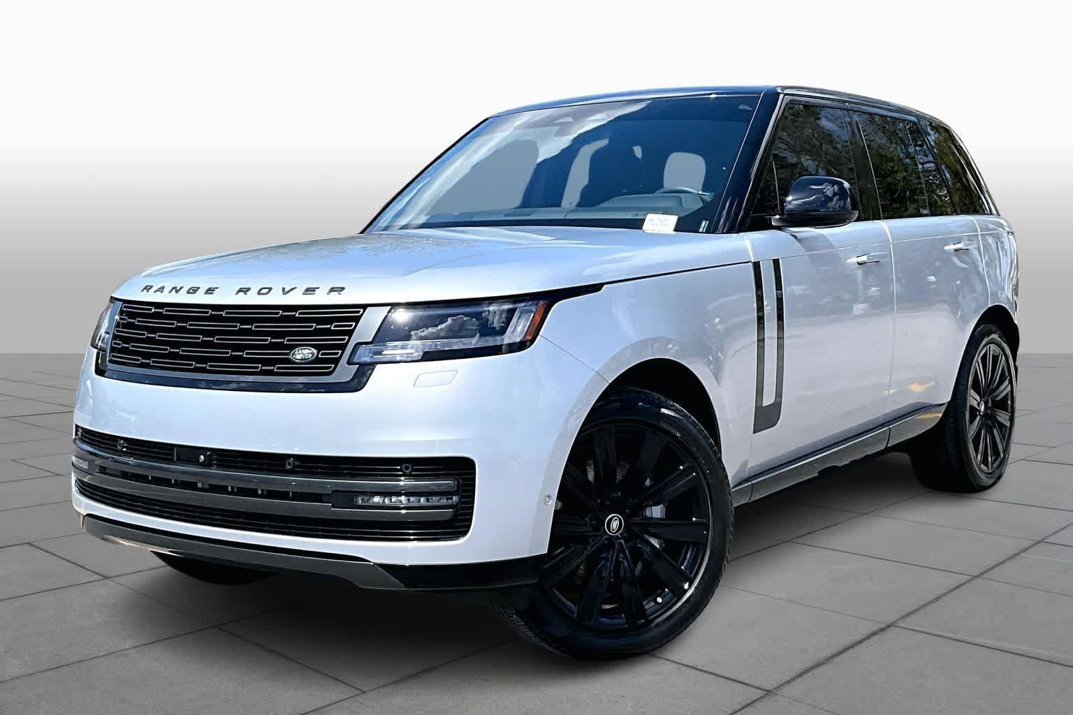Used 2025 Land Rover Range Rover SE AWD/4WD image 2