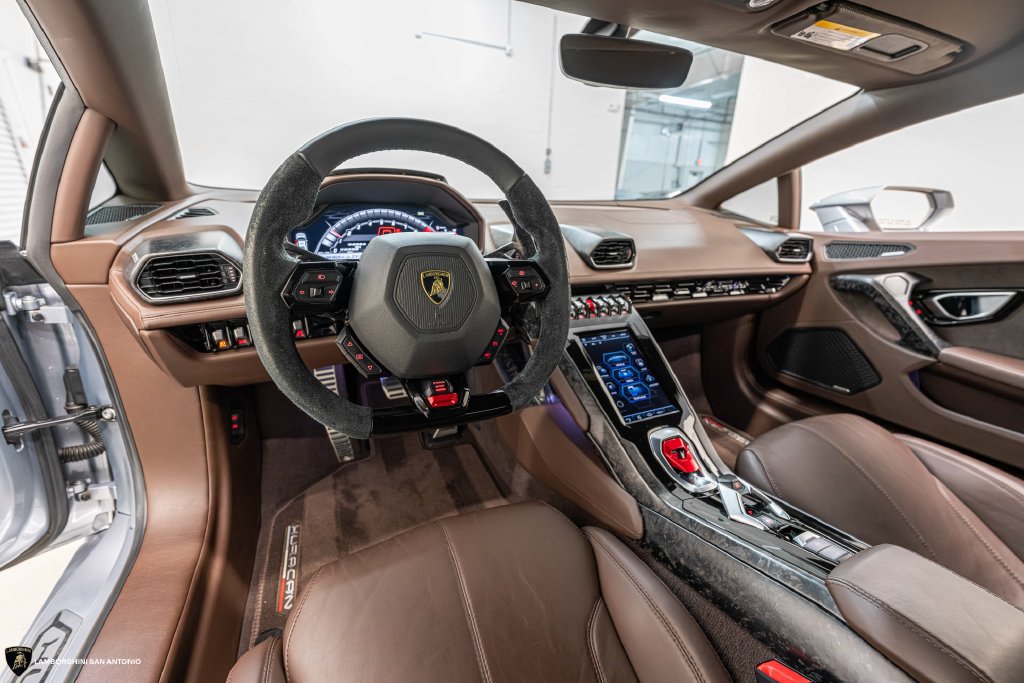 Used 2020 Lamborghini Huracan EVO AWD/4WD image 4