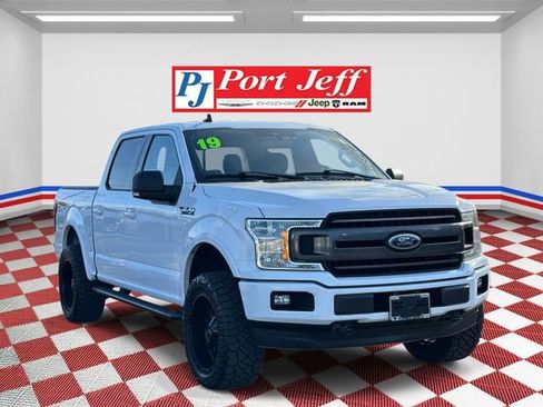 Used 2019 Ford F150 XLT w/ Equipment Group 302A Luxury AWD/4WD image 2