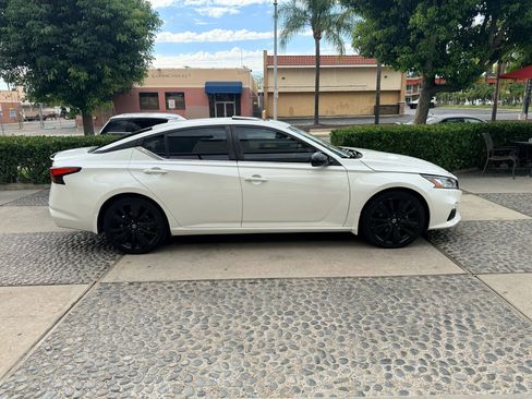 Used 2022 Nissan Altima 2.5 SR w/ Midnight Edition Package image 4