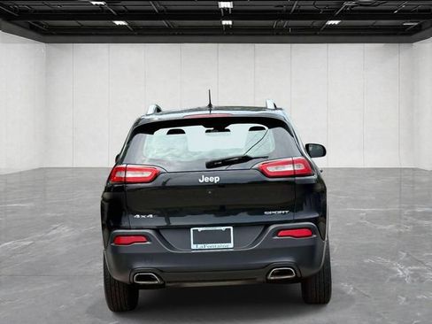 Used 2015 Jeep Cherokee Latitude w/ Cold Weather Group AWD/4WD image 4