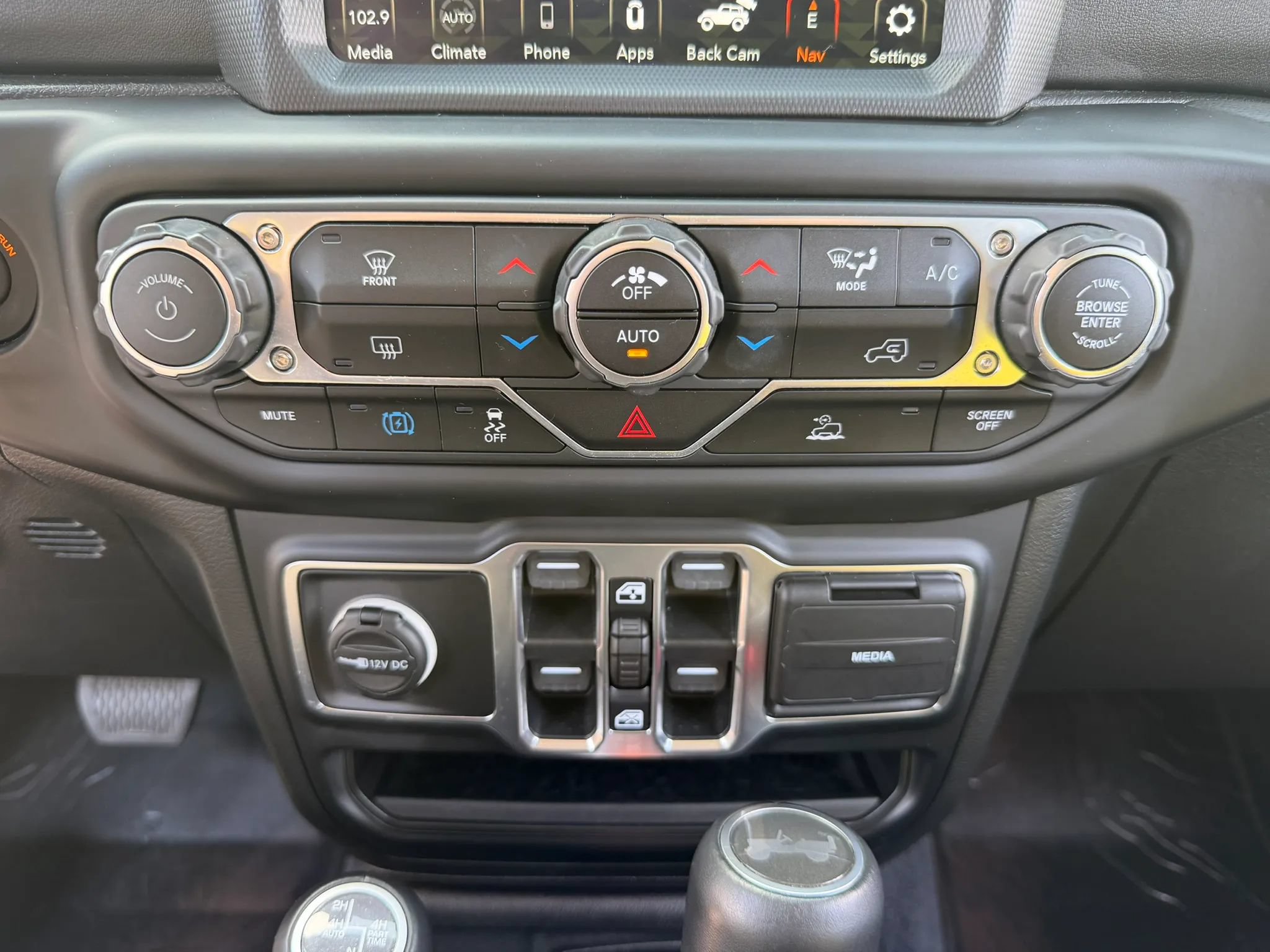 Used 2021 Jeep Wrangler Unlimited Sahara AWD/4WD image 22