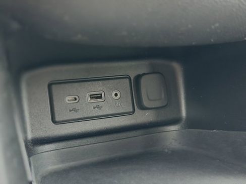 Used 2019 Chevrolet Equinox LT image 16