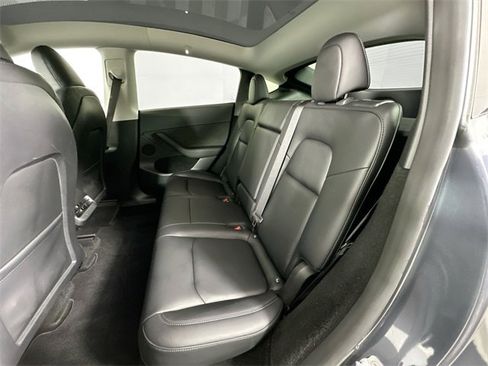 Used 2023 Tesla Model Y Performance image 22