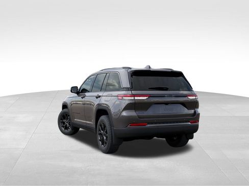 New 2026 Jeep Grand Cherokee Laredo image 3
