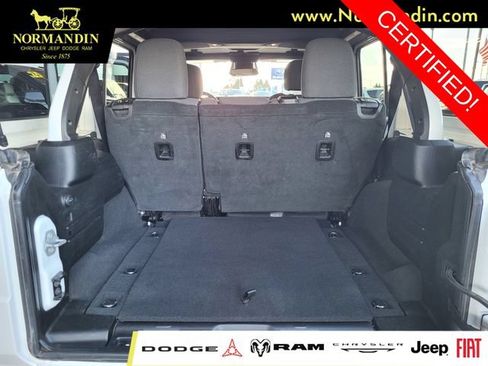 Certified 2025 Jeep Wrangler Unlimited Sahara AWD/4WD image 19