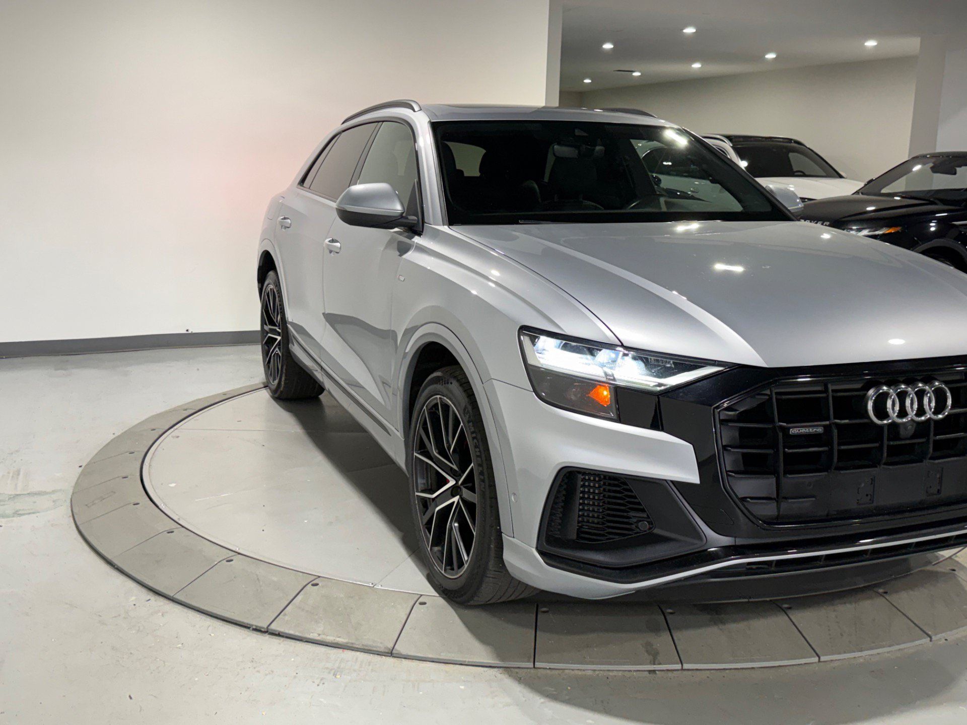 Used 2019 Audi Q8 Premium Plus w/ Premium Plus AWD/4WD image 6