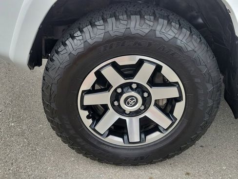 Used 2023 Toyota 4Runner TRD Off-Road Premium AWD/4WD image 27