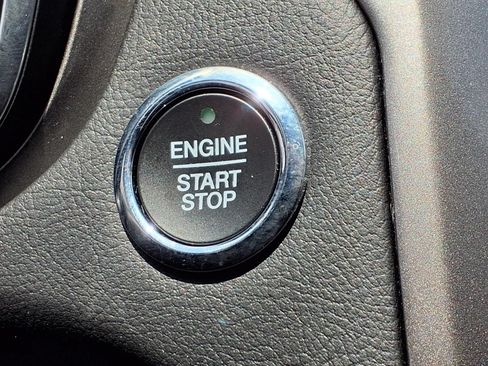 Used 2020 Ford Fusion SE FWD image 22