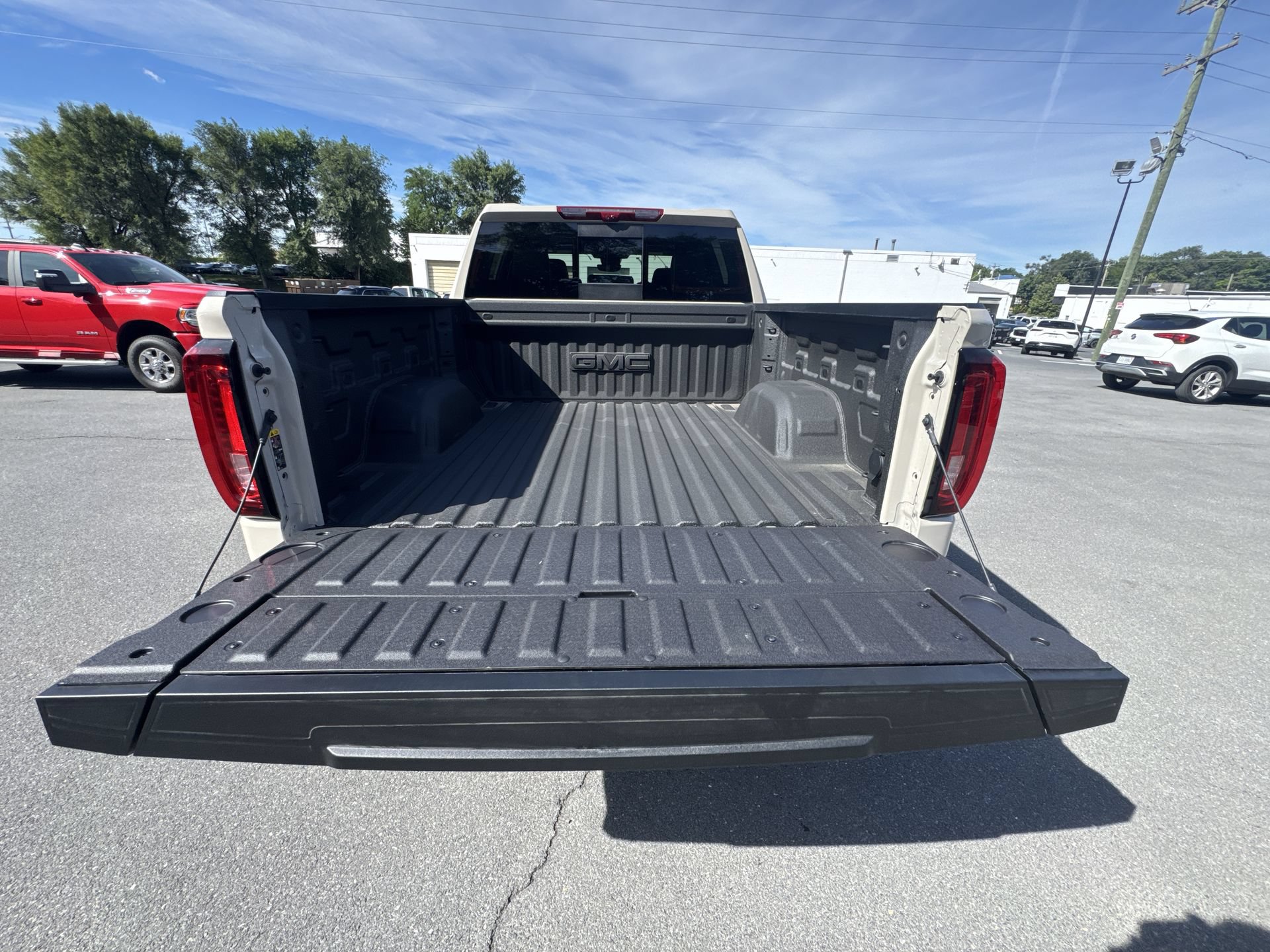 New 2026 GMC Sierra 1500 AT4 w/ AT4 Premium Package AWD/4WD image 21