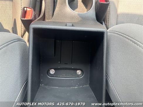 Used 2017 Hyundai Elantra SE FWD image 37