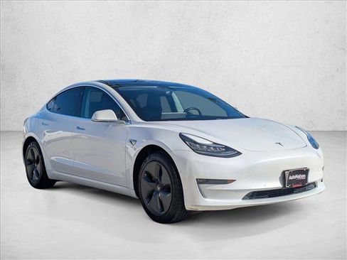 Used 2019 Tesla Model 3 Mid Range image 3