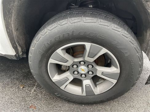 Used 2017 Chevrolet Colorado Z71 image 3