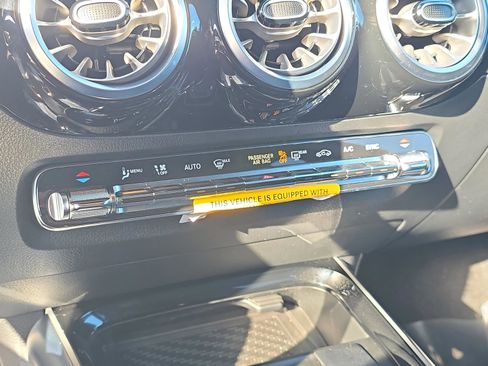 Certified 2025 Mercedes-Benz GLA 250 image 32