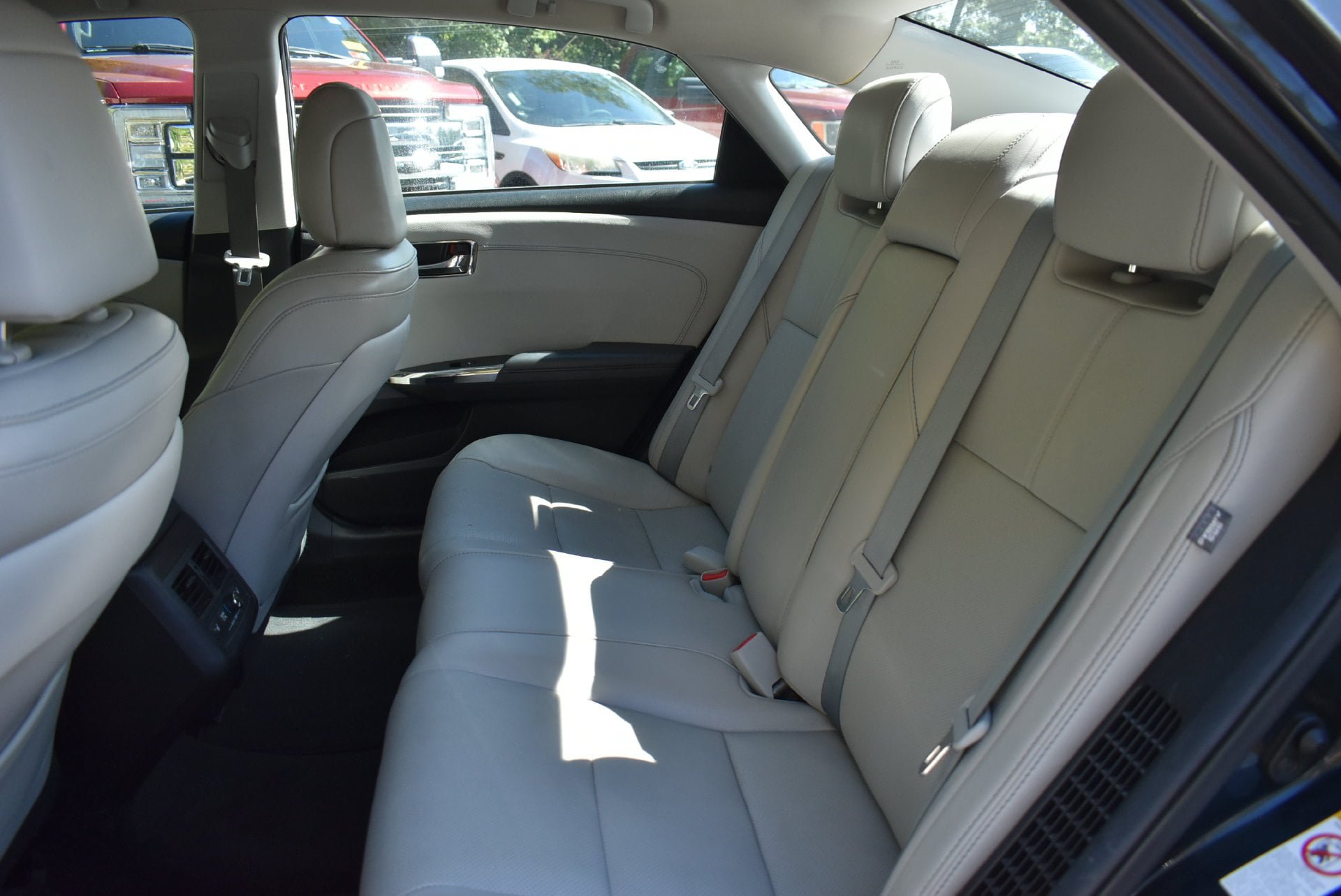 Used 2016 Toyota Avalon Limited w/ Toyota Safety Sense Package FWD image 15