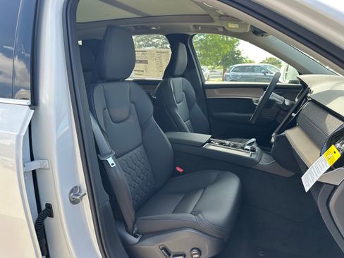 New 2026 Volvo XC90 B5 Plus image 8