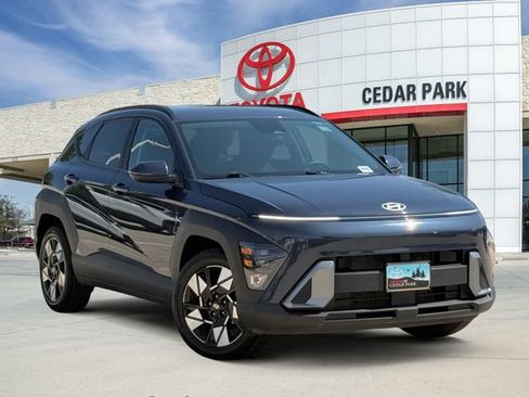 Used 2025 Hyundai Kona SEL FWD image 1