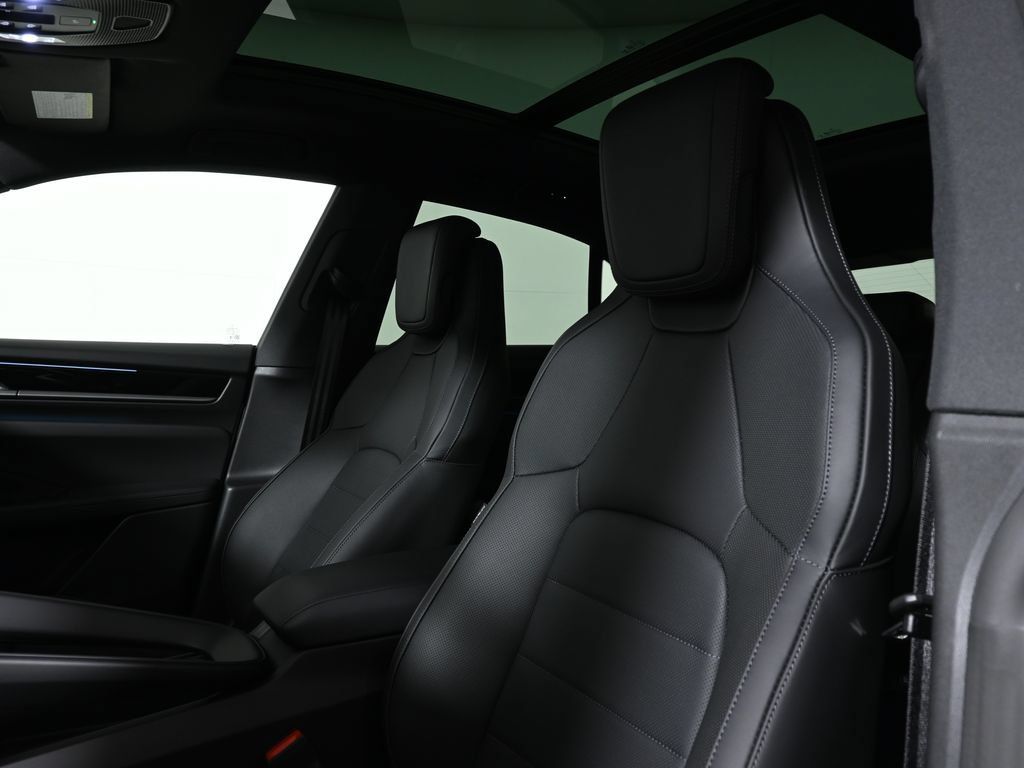 Used 2026 Porsche Macan 4 Electric AWD/4WD image 15
