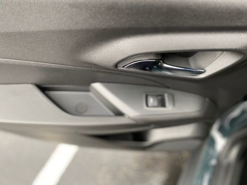 New 2026 Chevrolet Trax LT w/ LT Convenience Package FWD image 17