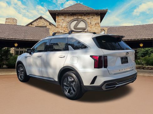Used 2021 Kia Sorento EX image 3