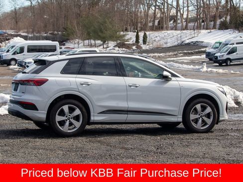 Used 2024 Audi Q4 e-tron Premium image 8