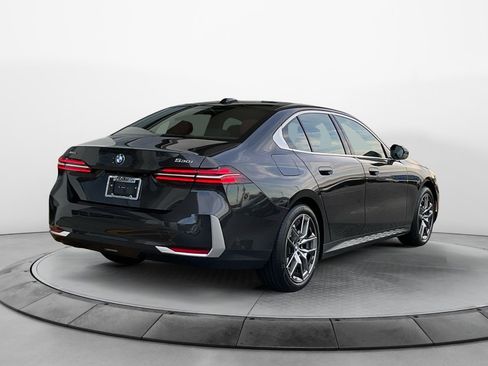 Certified 2026 BMW 530i xDrive w/ Premium Package AWD/4WD image 6