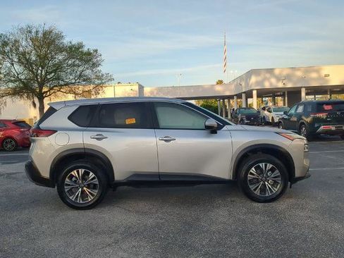 Certified 2023 Nissan Rogue SV FWD image 3