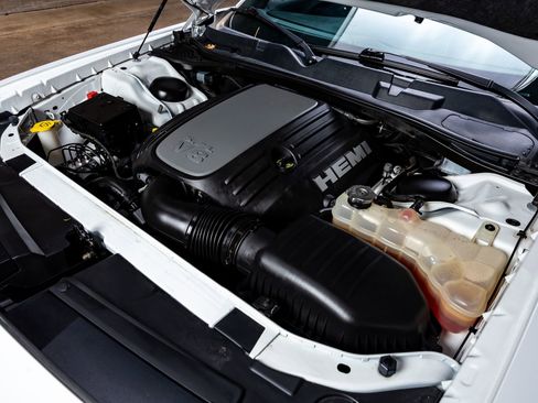 Used 2019 Dodge Challenger R/T w/ Blacktop Package image 29