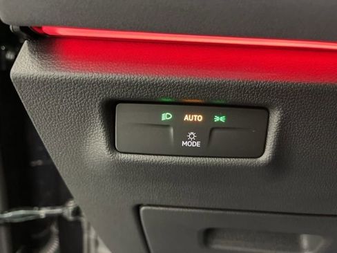 New 2026 Volkswagen Tiguan SE image 20