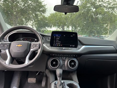 Used 2025 Chevrolet Blazer LT FWD image 33