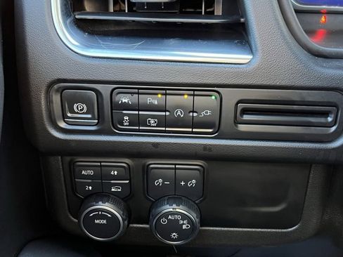 Used 2022 Chevrolet Tahoe RST w/ Luxury Package image 31