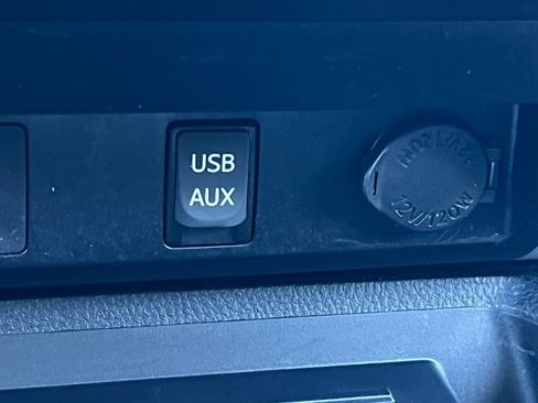 Used 2018 Toyota Tundra SR5 w/ SR5 Upgrade Package RWD image 32