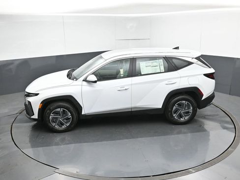 New 2026 Hyundai Tucson Blue SE image 19