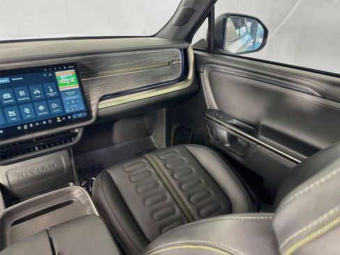 Used 2024 Rivian R1S Adventure AWD/4WD image 24