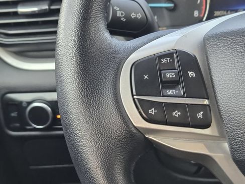 Used 2024 Ford Explorer XLT AWD/4WD image 26
