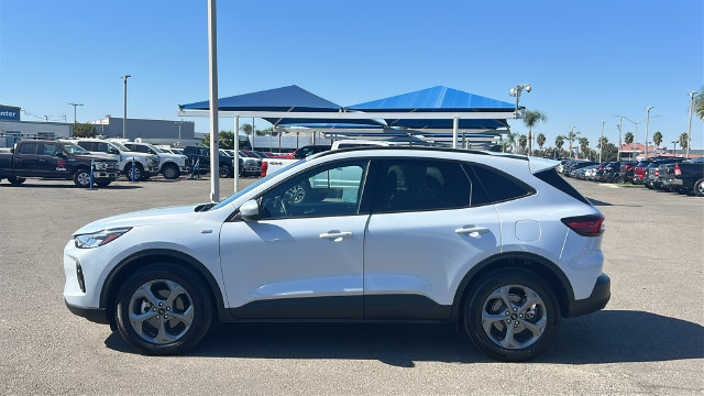 Used 2025 Ford Escape ST-Line Select AWD/4WD image 7