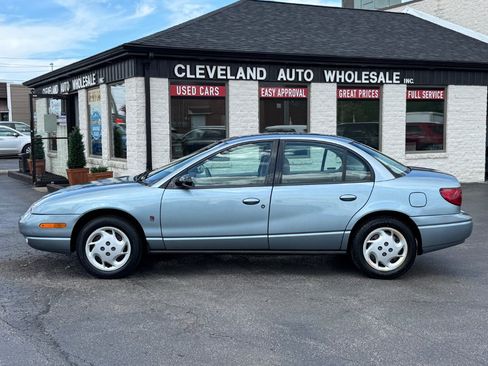 Used 2002 Saturn S-Series SL2 FWD image 2