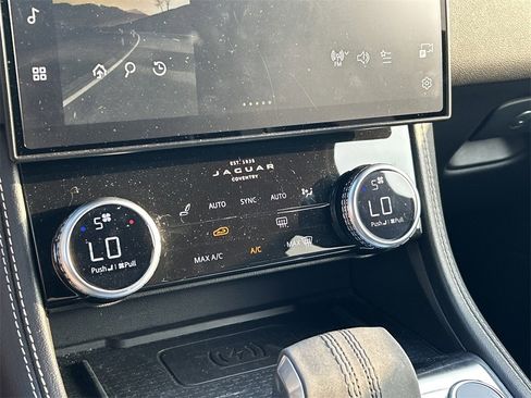 Used 2024 Jaguar F-PACE R-Dynamic S image 36