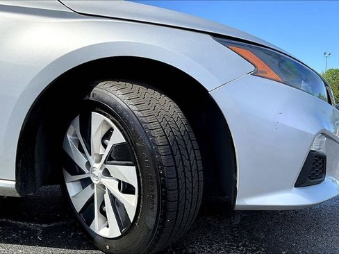 Used 2022 Nissan Altima 2.5 S FWD image 7
