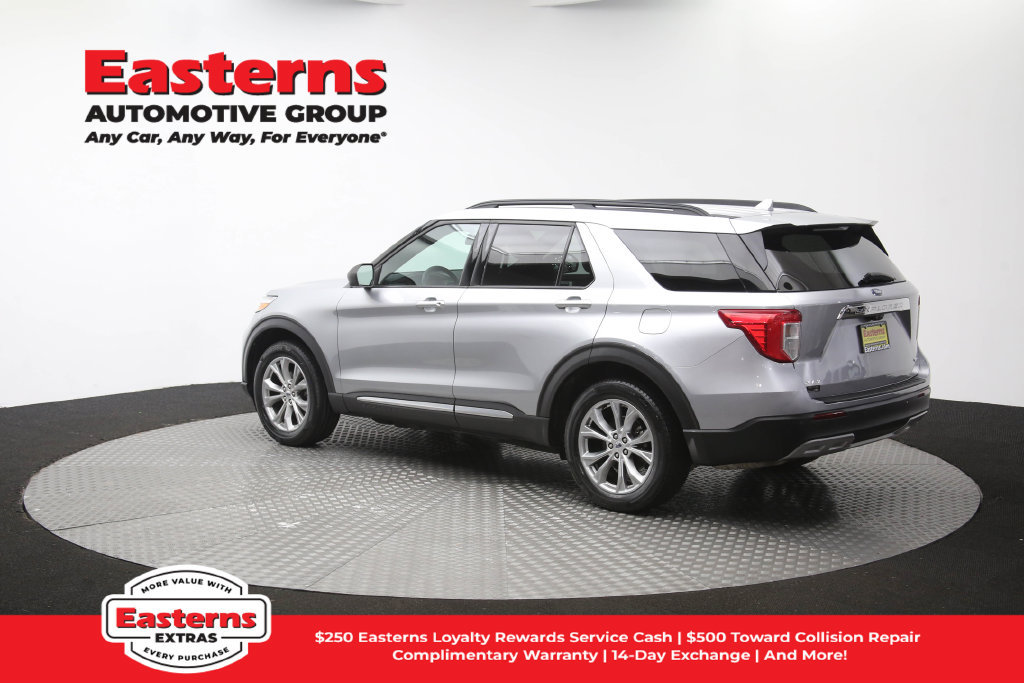 Used 2020 Ford Explorer XLT w/ Equipment Group 202A AWD/4WD image 64