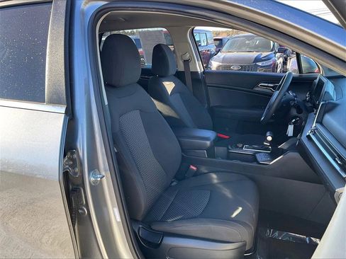 Used 2023 Kia Sportage LX image 10