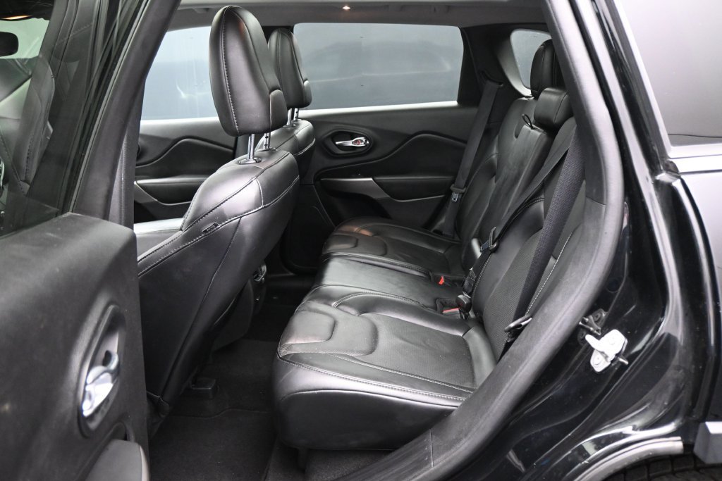 Used 2021 Jeep Cherokee Limited AWD/4WD image 25