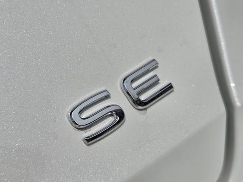 New 2026 Volkswagen Jetta SE FWD image 9