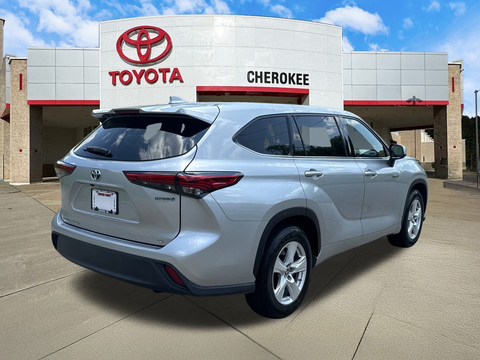 Used 2020 Toyota Highlander LE FWD image 5