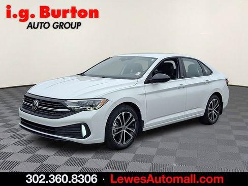 Used 2023 Volkswagen Jetta Sport image 3