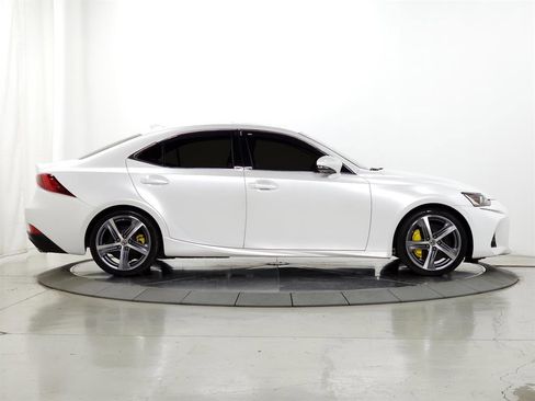 Used 2017 Lexus IS 300 AWD image 10